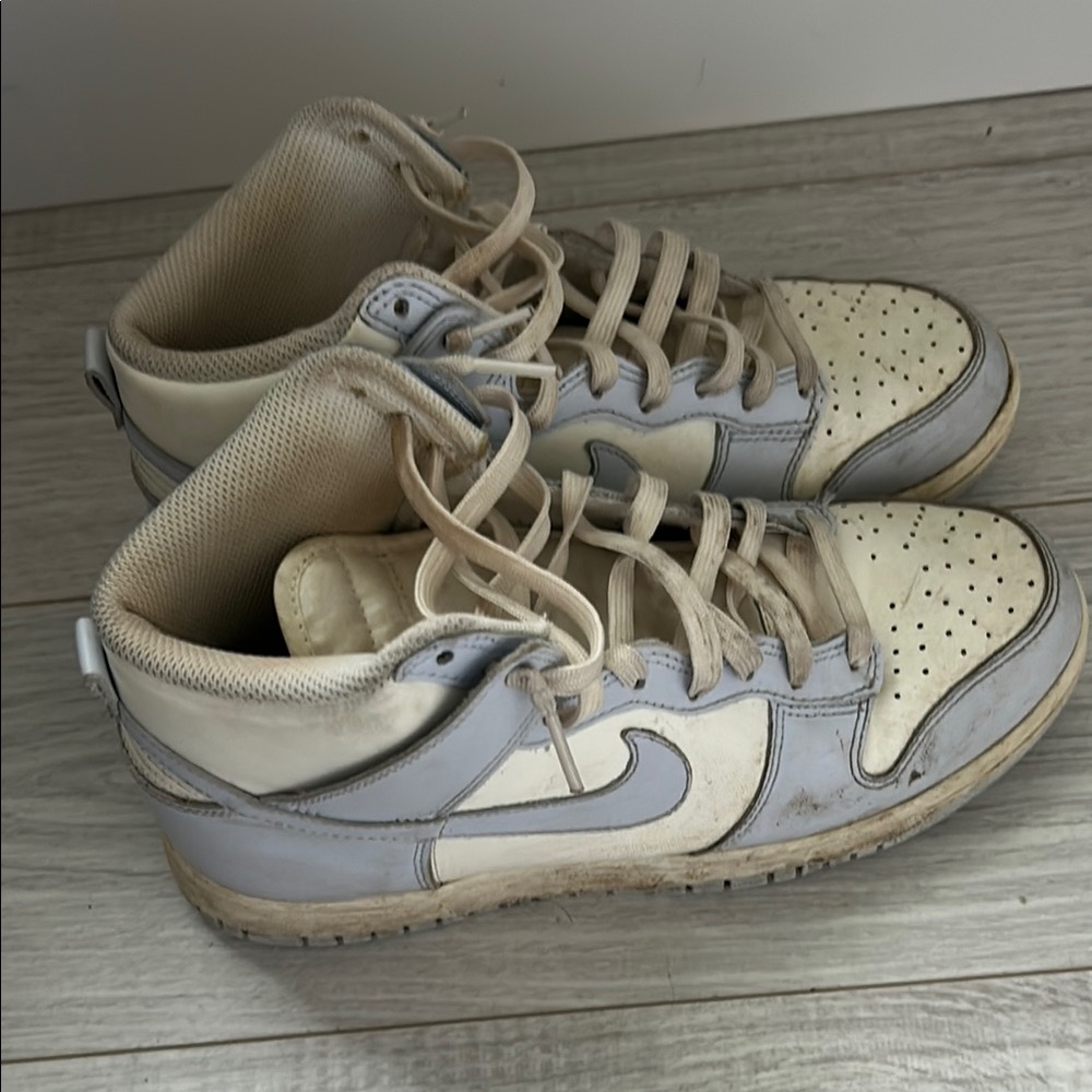 Nike High-Top Sneakers in Beige and Light Gray